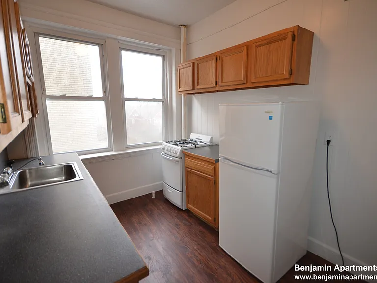 1810 Commonwealth Ave #27 — Photo 2