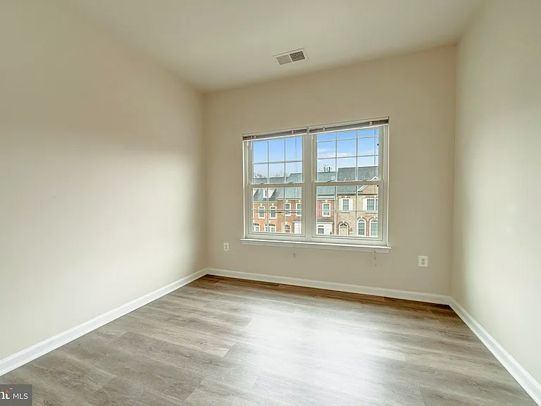 12004 Grenshaw Dr — Photo 16
