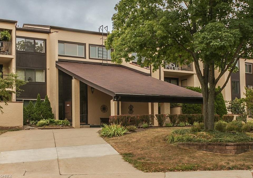 1st image of 186 Court Dr APT 305