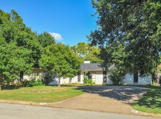 4001 Sundown Dr, Benbrook, TX 76116
