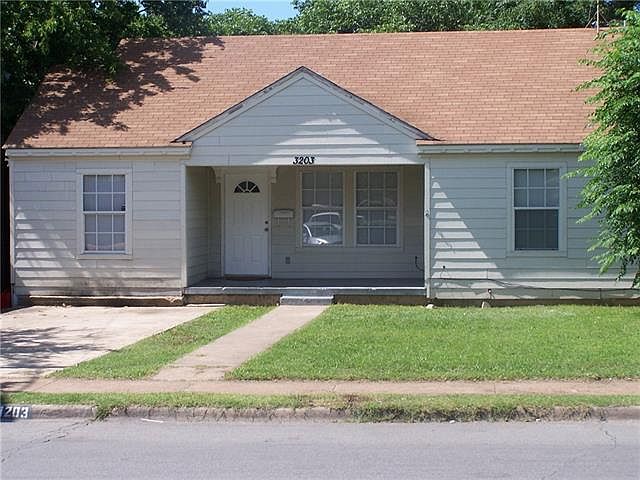 1st image of 3203 W Clarendon Dr