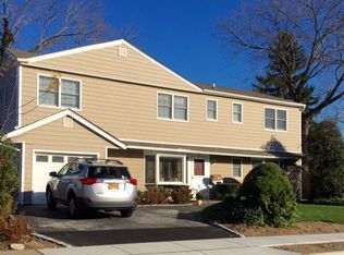 19 Virginia Rd, Syosset, NY 11791