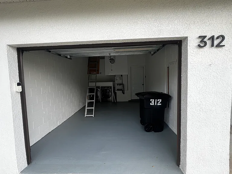 310 Poinsetta Dr — Photo 10