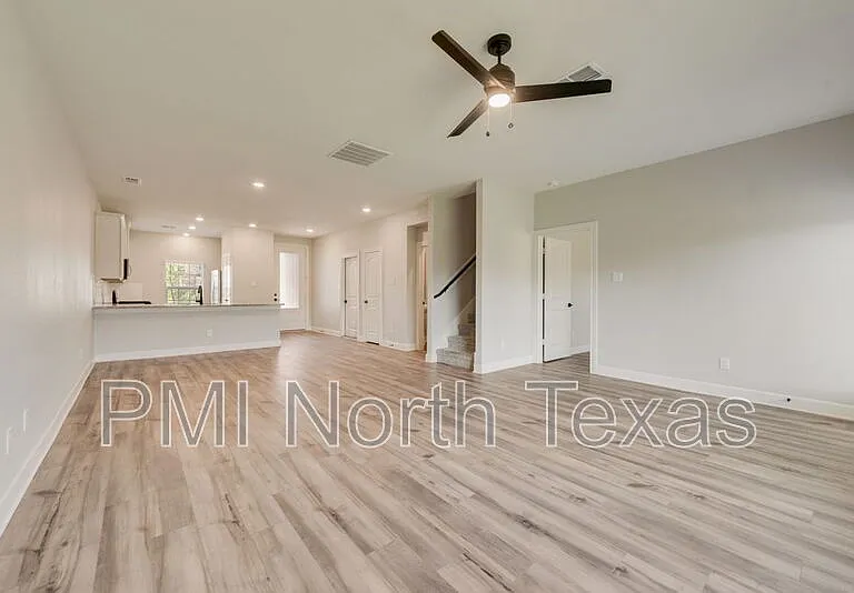 804 Calhoun Dr — Photo 5