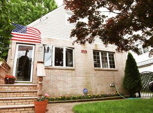 14 Queen St, Staten Island, NY 10314