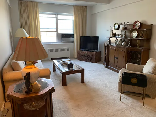 550 Grand Street image 1 of 6