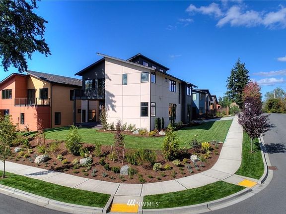 2nd image of 11905 84th Ave NE