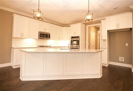 4th image of 245 Scarsdale Dr N