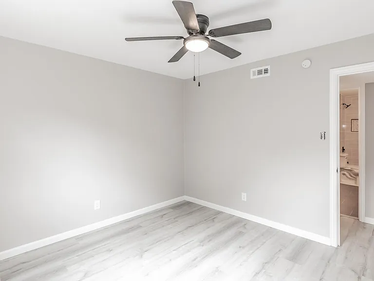 4015 Crown Shore Dr — Photo 30