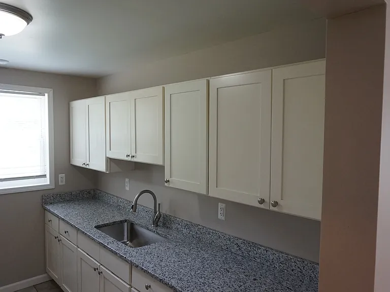 29134 Glenwood St — Photo 13