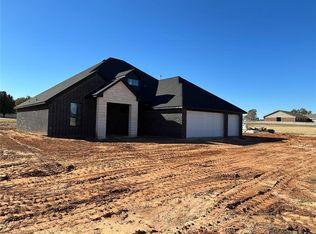 2604 E Cloud Nine Cir, Weatherford, OK 73096