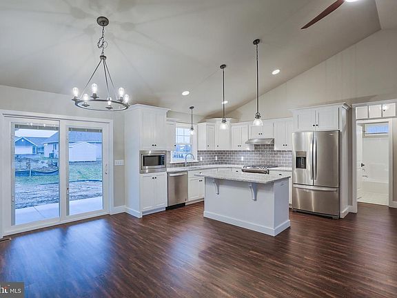 5th image of 16 Rolling Meadow Rd