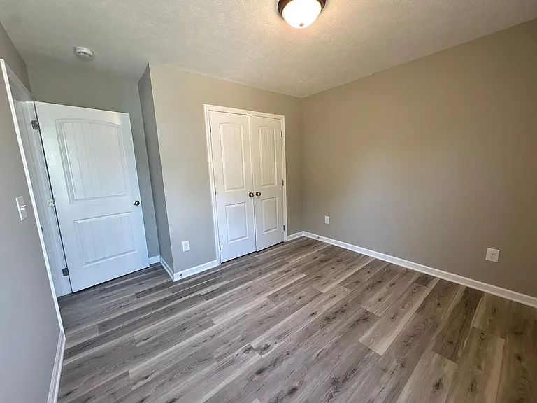 309 W Coffee St — Photo 15
