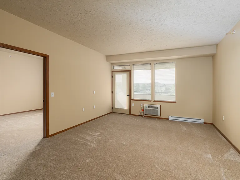 Eagle Point Apartments — Photo 39