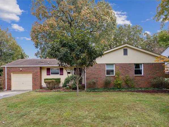512 Holbrook Rd, Virginia Beach, VA 23452