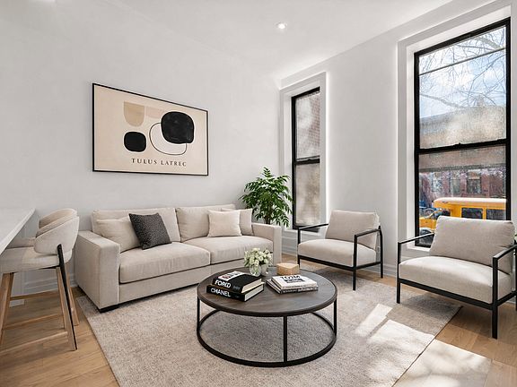 4th image of 35 Park Pl APT 2