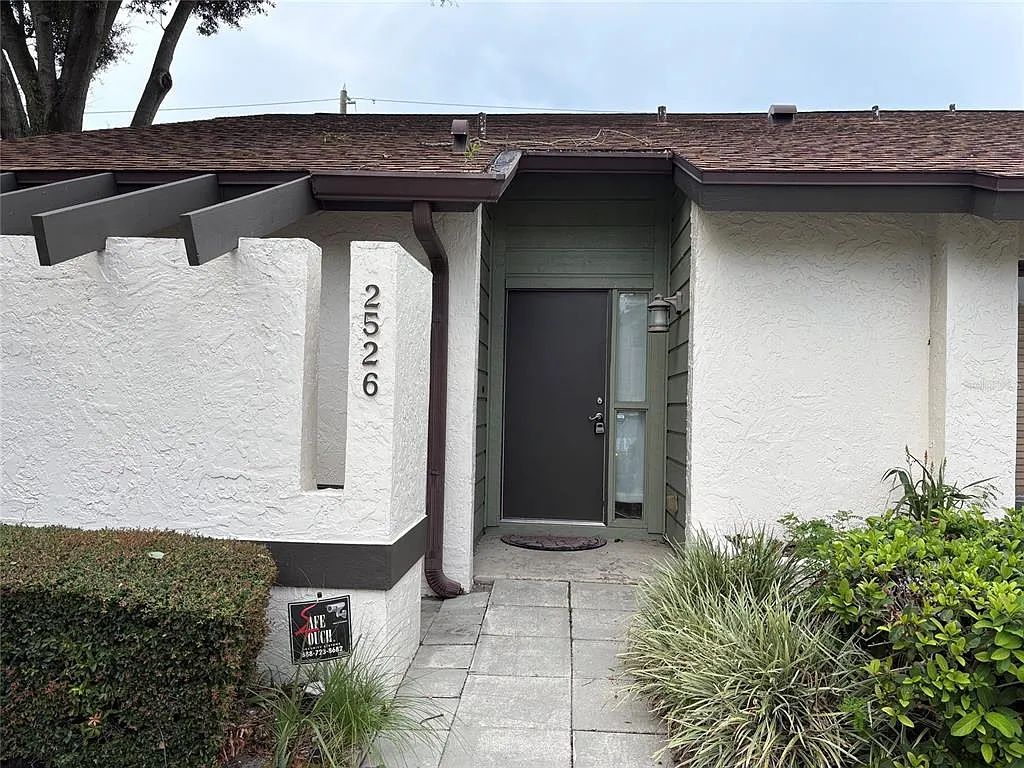 2 bed, 2.0 bath, 1612 sqft, $2,000 — Photo 2