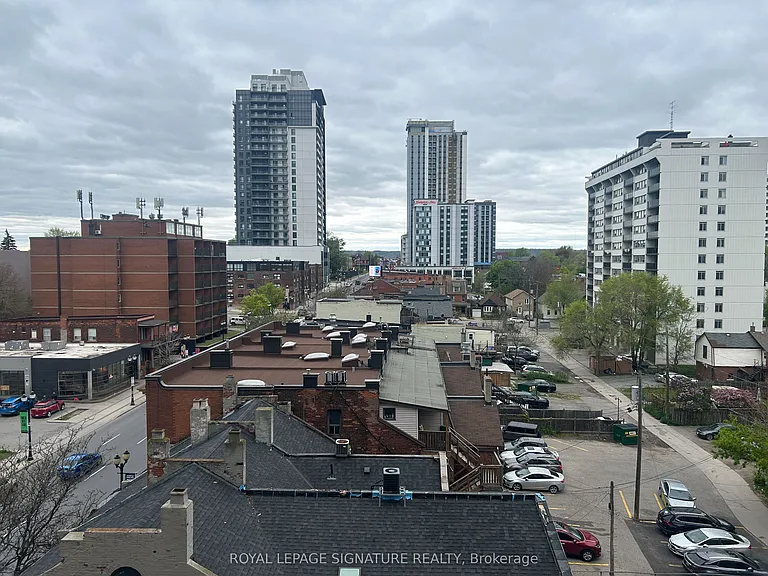 206 King St W #501 — Photo 9