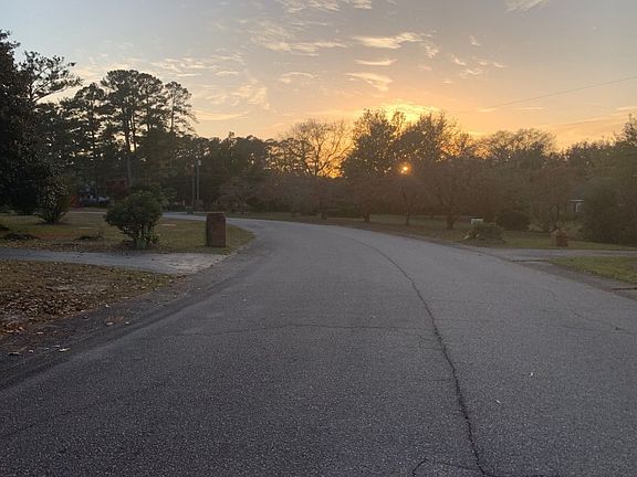 5th image of 14 Trotwood Dr