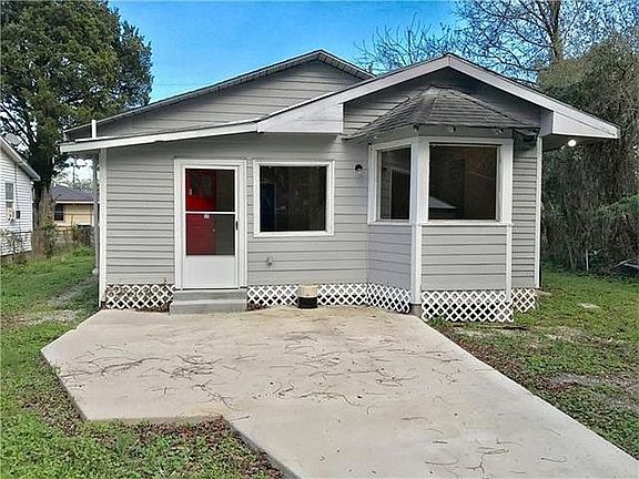 2nd image of 1303 Saux Ln