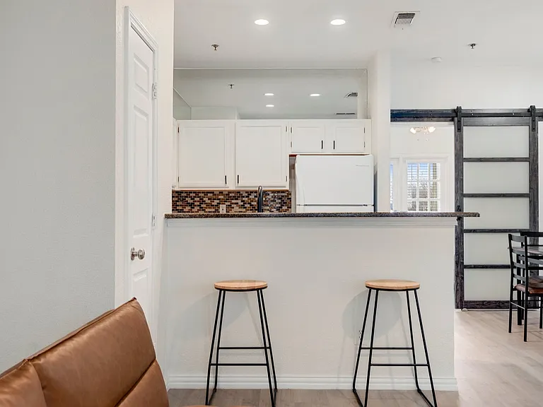 4800 W Lovers Ln #515 — Photo 7