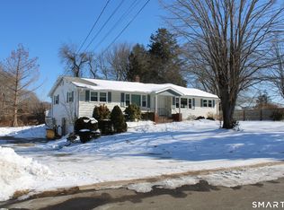 14 Knollwood Dr, Clinton, CT 06413