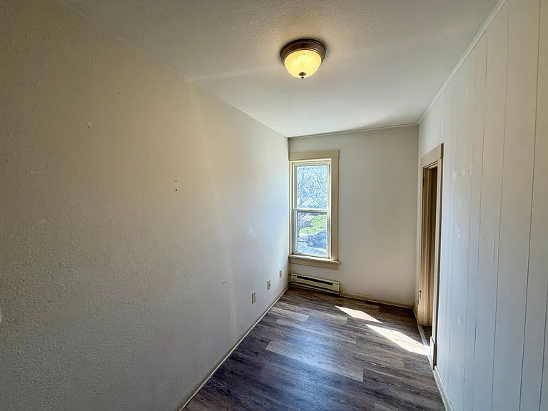 724 Washington St — Photo 5