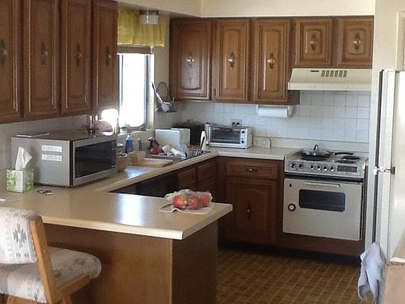 Kitchen and snack bar