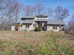 1 Woodberry Ln, Charleston, WV 25304