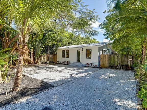 3rd image of 850 NE 26th Street
