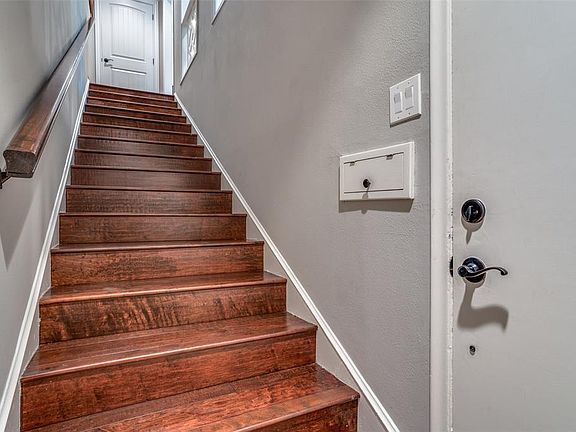 5th image of 8548 Pickwick Ln #8548B