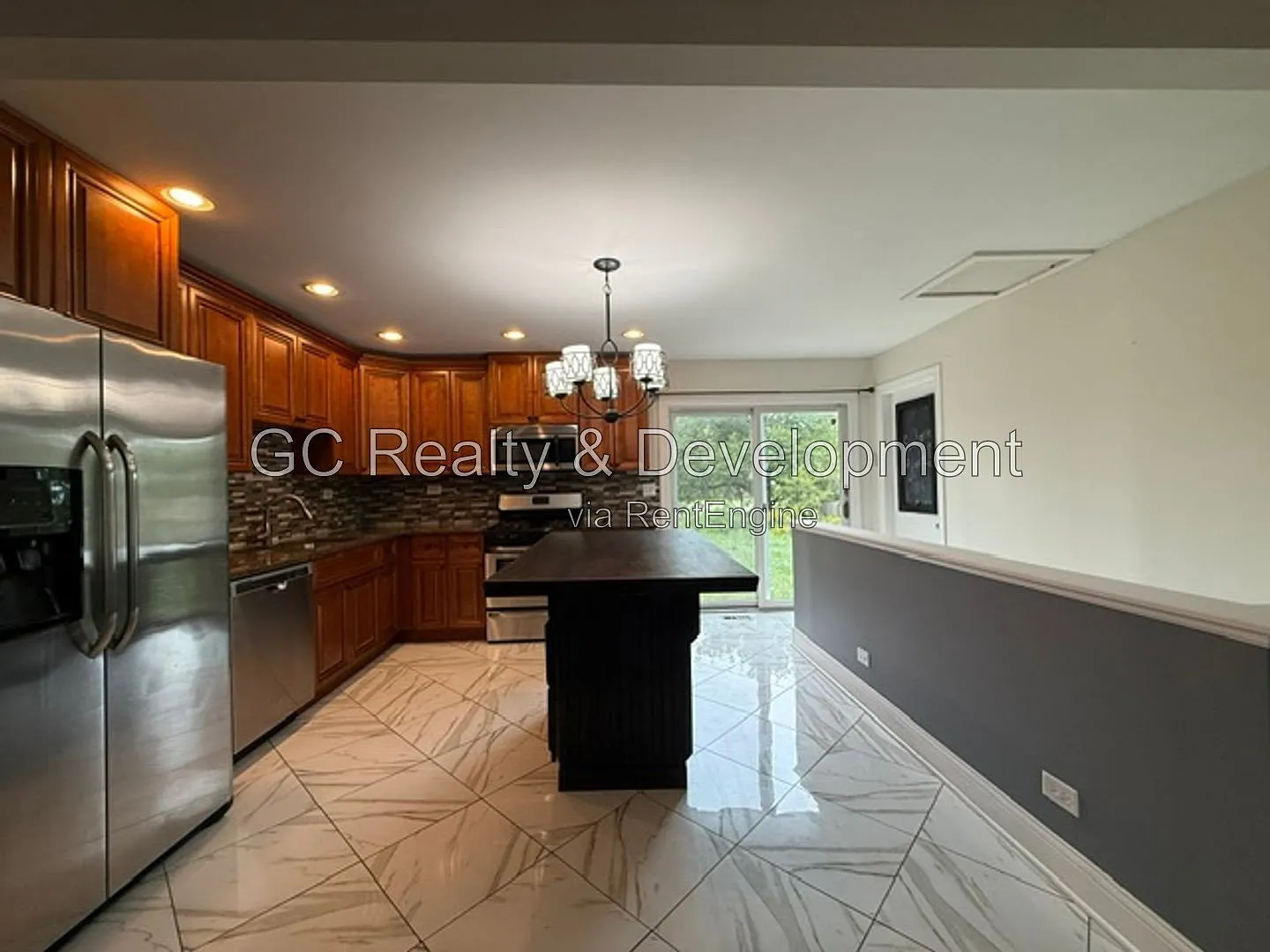 2 bed, 2.0 bath, 925 sqft, $2,695 — Photo 3