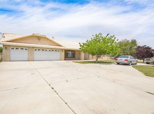 8780 5th Ave, Hesperia, CA 92345