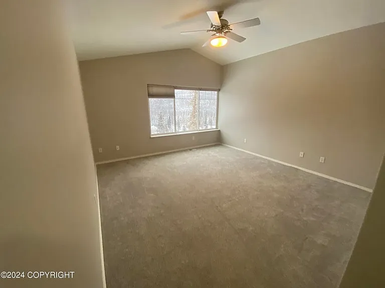 20349 Riverside Dr — Photo 13