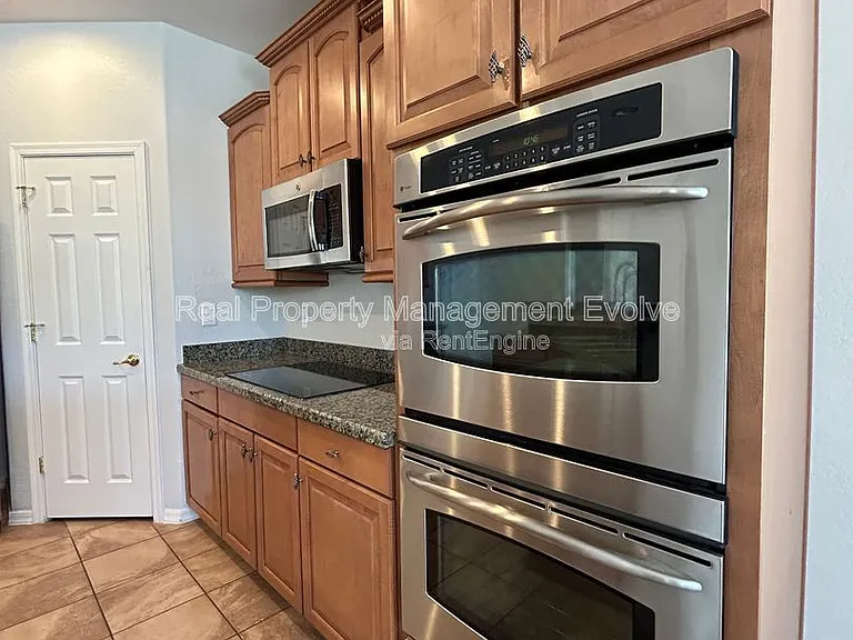 9707 S 45th Ave — Photo 11