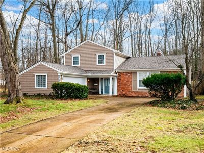 27137 Bellevue Dr, North Olmsted, OH, 44070