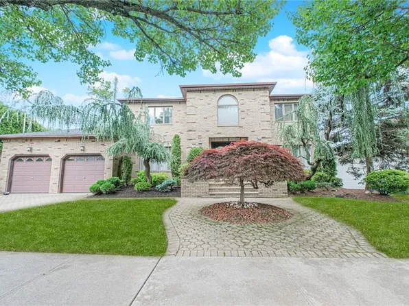 34 Burton Ave, Staten Island, NY 10309