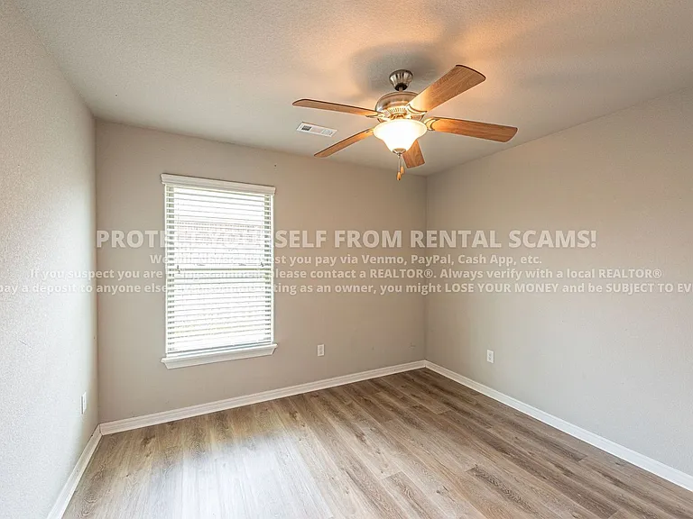 4564 W Wales Dr — Photo 10