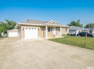 303 Locust St, Washington, IL 61571