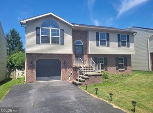 4125 Locust Point Ct, Dover, PA 17315