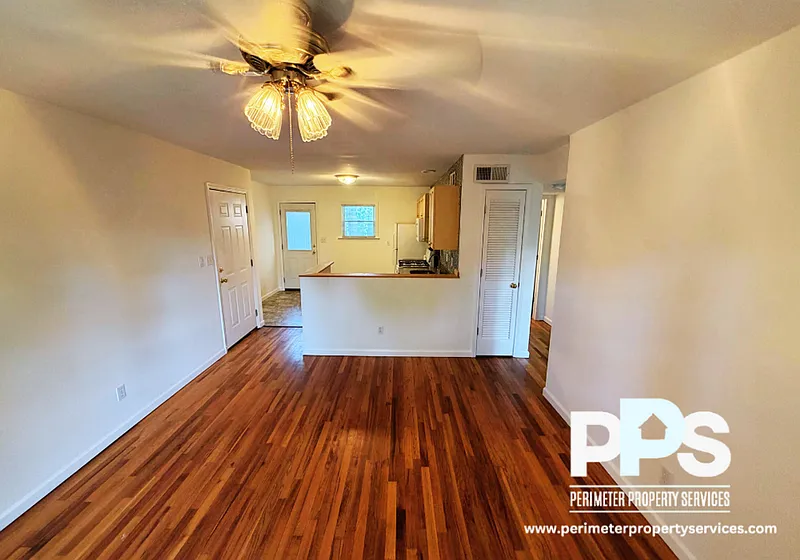 2 bed, 1.0 bath, 700 sqft, $1,425 — Photo 3
