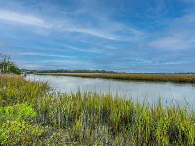 8737 Peters Point Rd, Edisto Island, SC, 29438