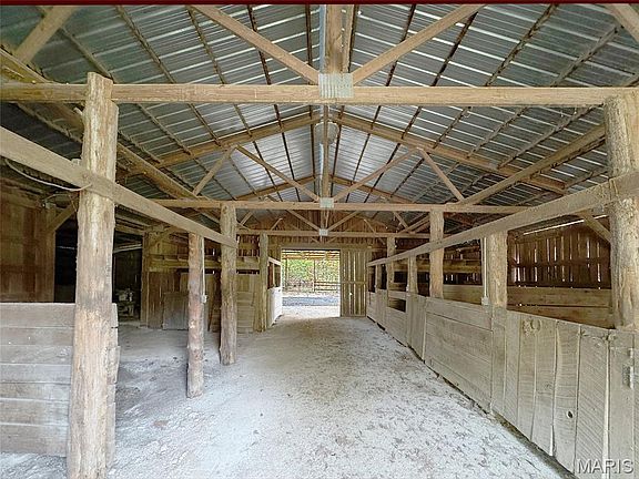 3rd image of 15219 Devils Boot Rd