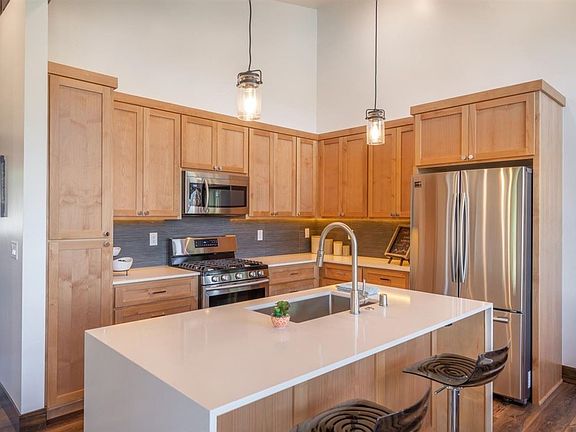 5th image of 10352 Palisades Dr #1