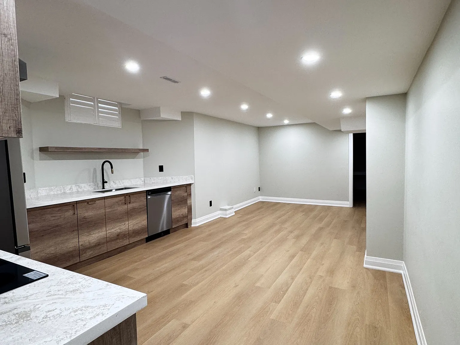 2 bed, $2,000 — Photo 2