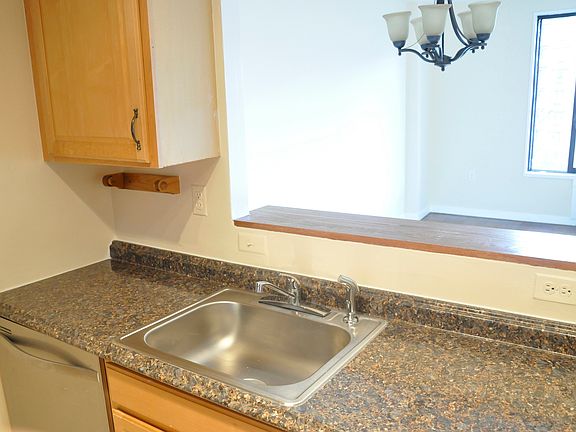 Kitchen front window/bar