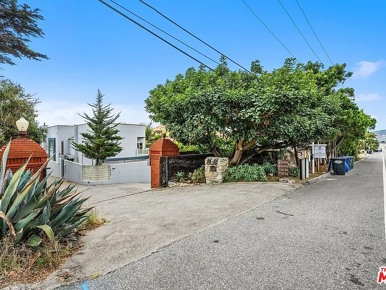 11834 Pacific Coast Hwy — Photo 32