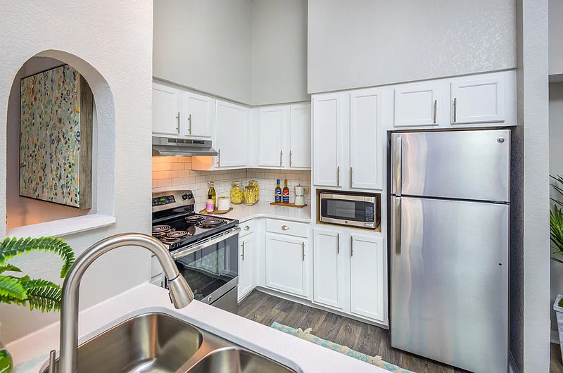 Uptown Village Apartments — Photo 4