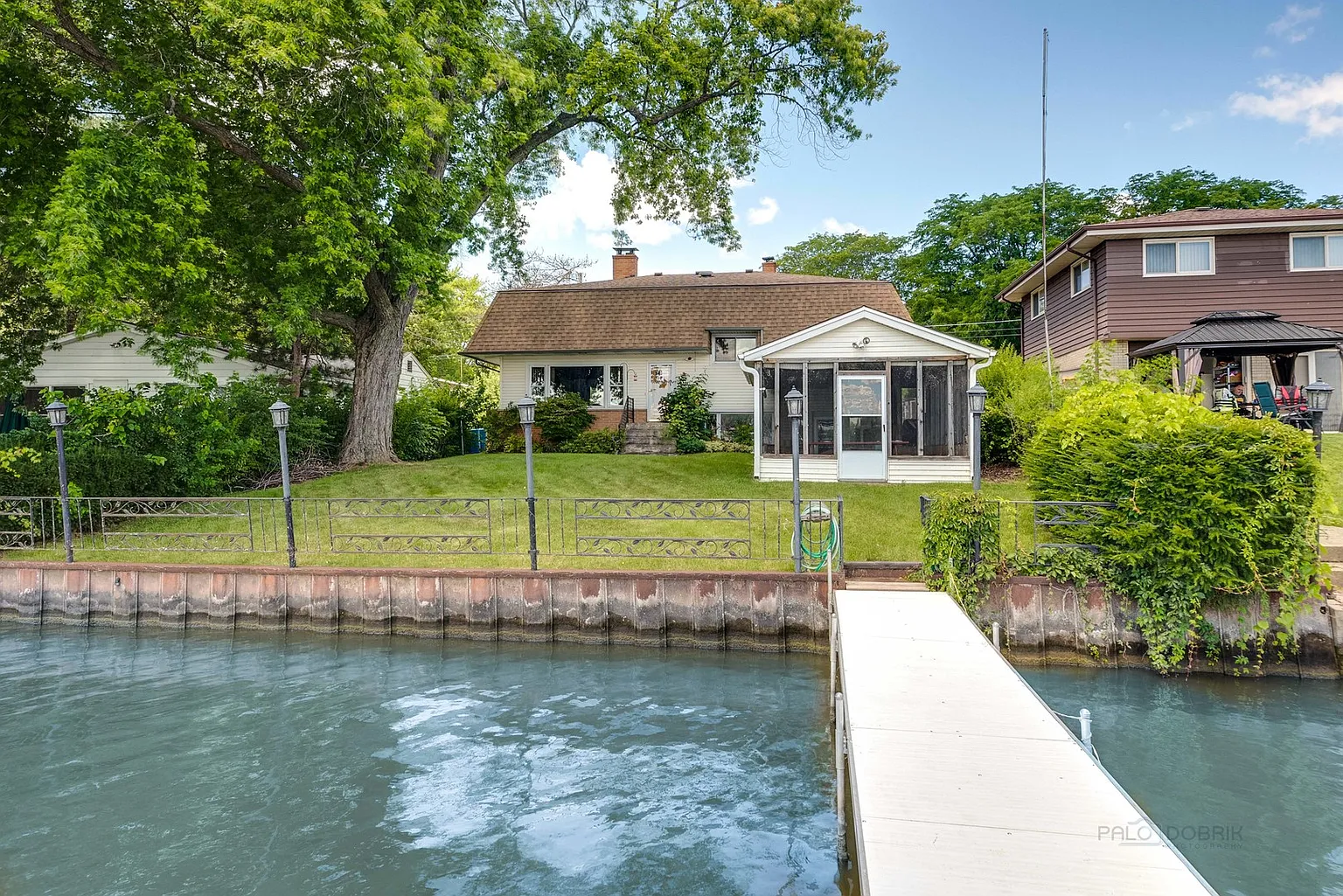 3508 W Lake Shore Dr photo 1
