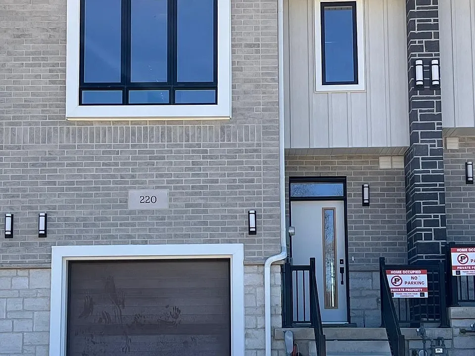 220 Green Gate Blvd